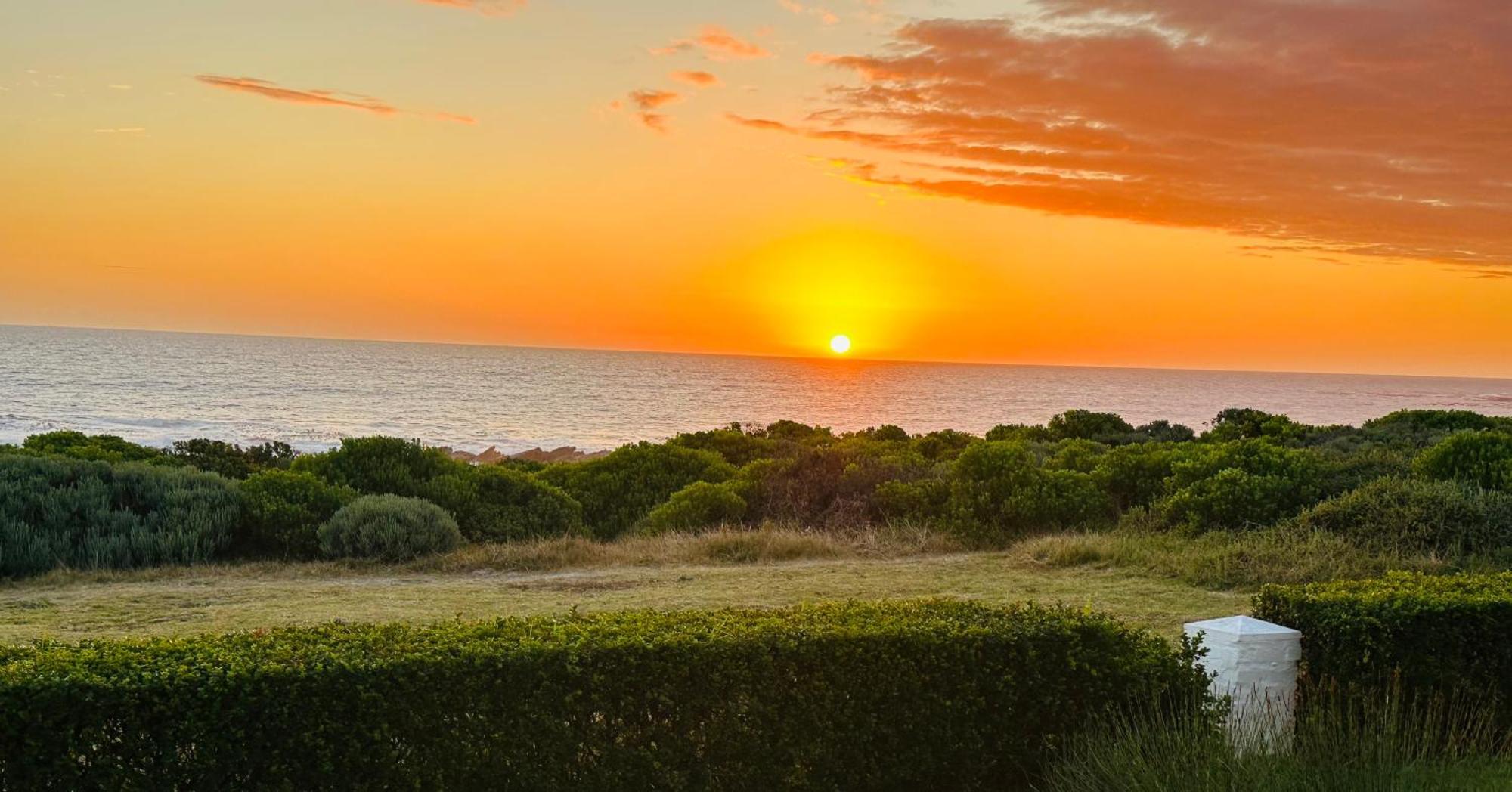 Seapearl Oceanfront Villa And Cottage Hermanus Kültér fotó